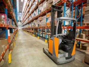 addetto alla logistica di magazzino